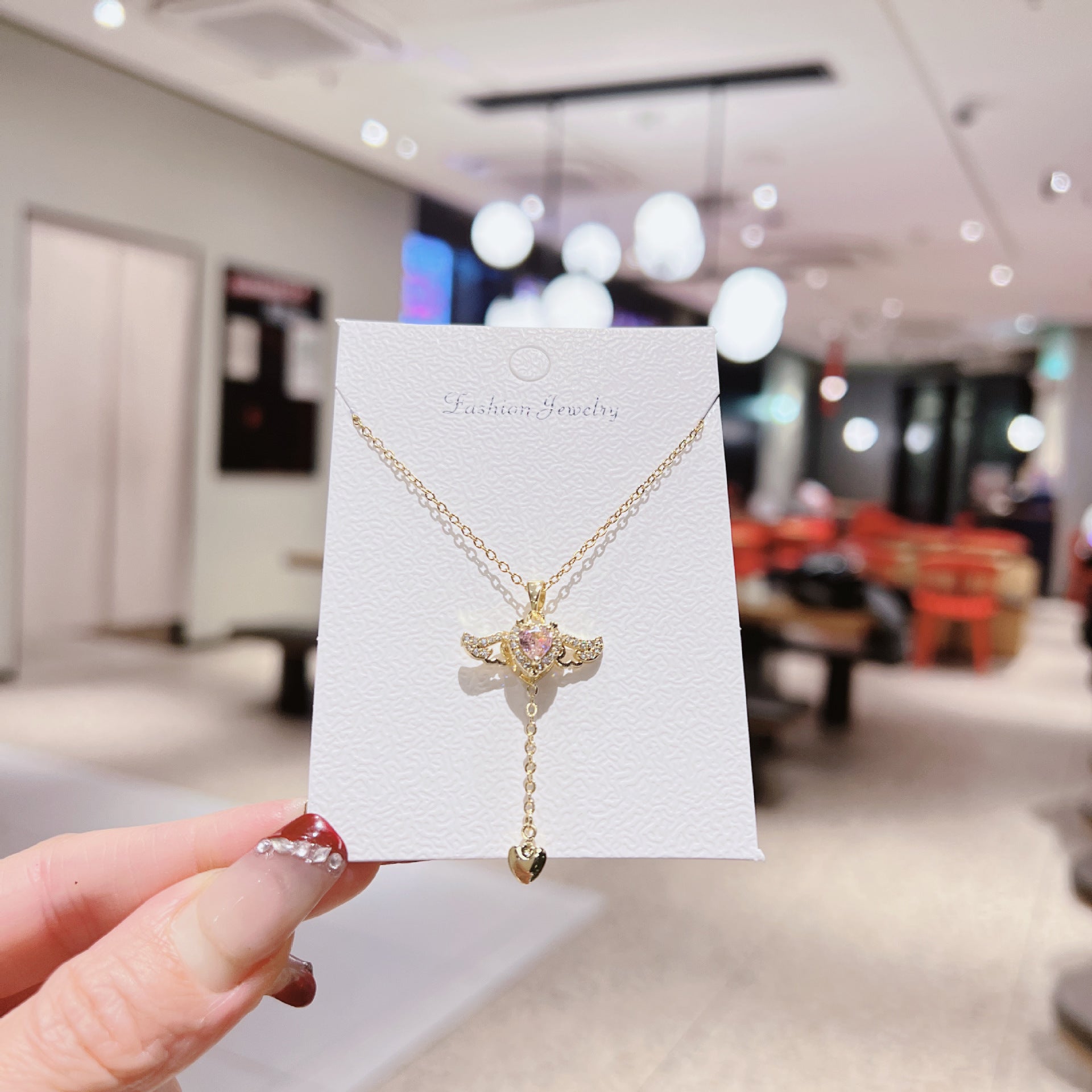Light Luxury Heart-Shaped Pink Zirconium Necklace for Women, Ins Style, Minimalist Fashion, Versatile Niche Design Clavicle Chain