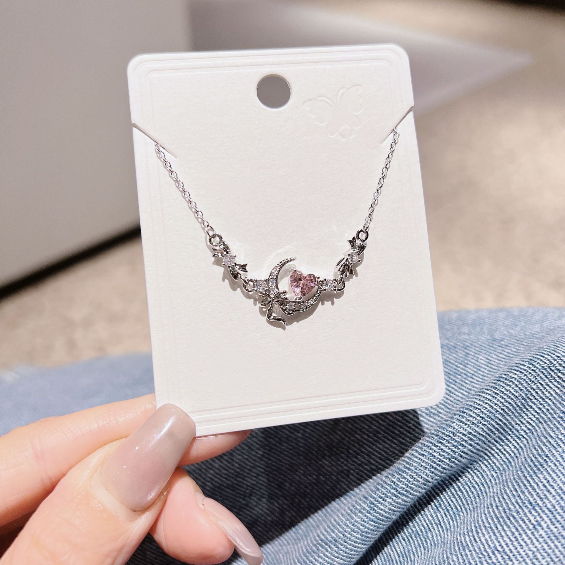 Light Luxury Heart-Shaped Pink Zirconium Necklace for Women, Ins Style, Minimalist Fashion, Versatile Niche Design Clavicle Chain