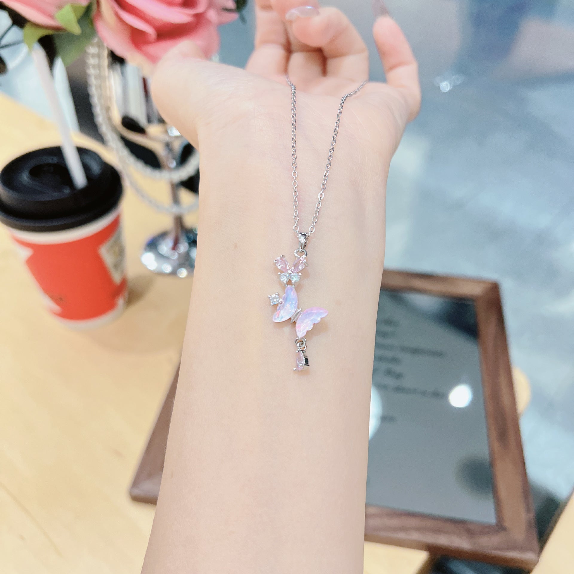 Light Luxury Heart-Shaped Pink Zirconium Necklace for Women, Ins Style, Minimalist Fashion, Versatile Niche Design Clavicle Chain